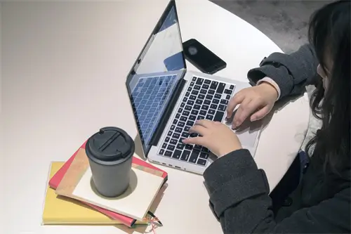 公巴公司人员介绍范文